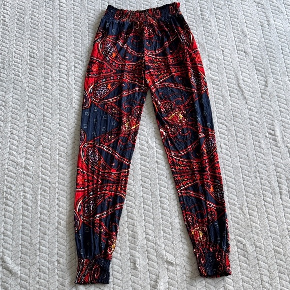 NWT LASCANA Women's Vibrant Red and Black Pants Side Pockets - Picture 6 of 7